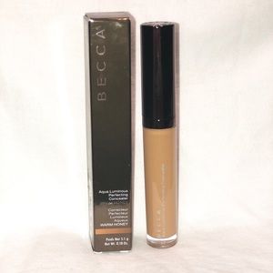 B E C C A Aqua Luminous Perfecting Concealer